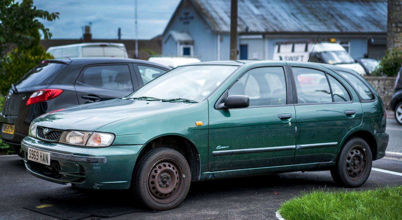 Han, the Nissan Almera Esteem, before image